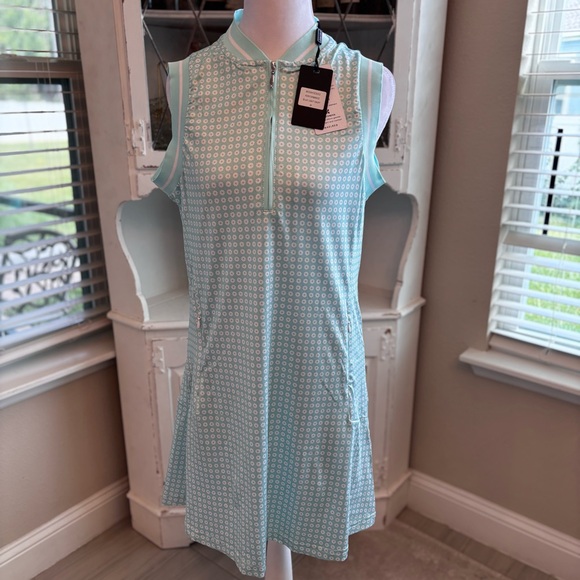 Pants - NWT Blue & White Daisy Sleeveless Athletic Dress with Shorts Size M